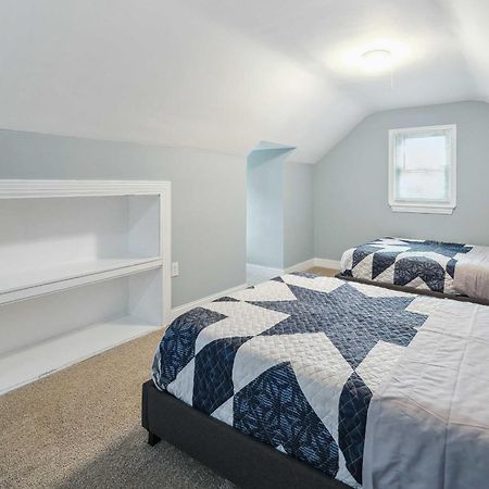 Pet-Friendly Mount Rainier Home With Gas Grill! Exterior photo
